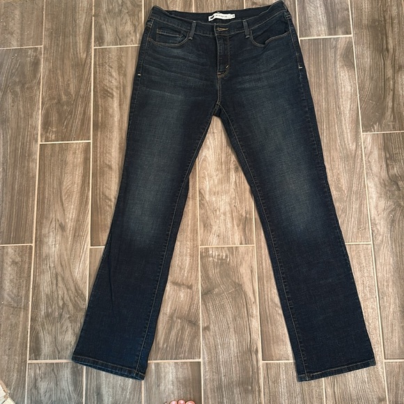 Levi’s Straight Leg Jeans - Picture 2 of 7